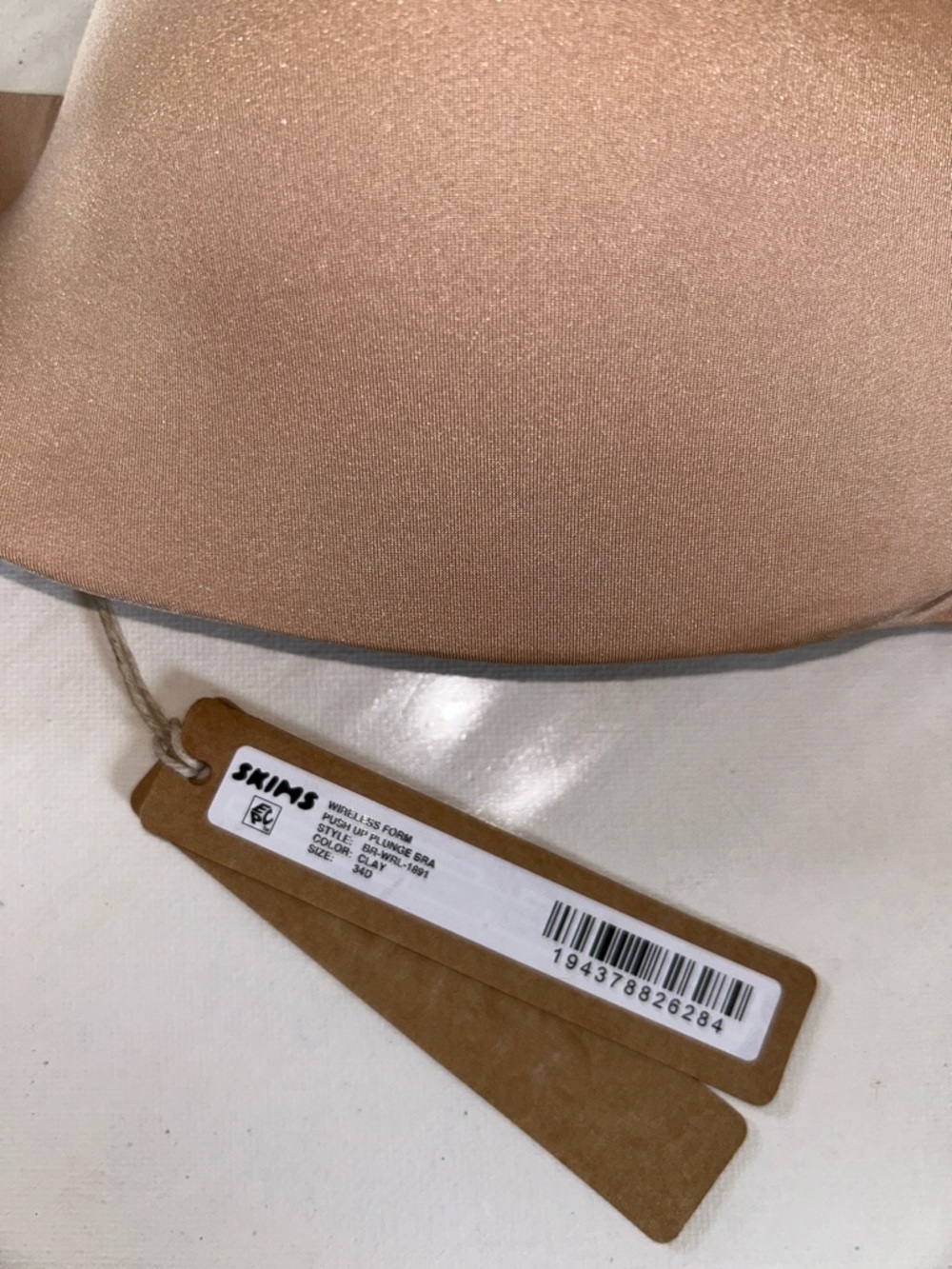 NWT SKIMS Wireless Form Push Up Plunge Bra in Clay - Picture 3 of 12